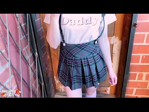 ❤️ Schoolgirl sucks a Dick go domhain agus fucks ionad ranganna. ❤  Físeán gnéis  linn ❌❤